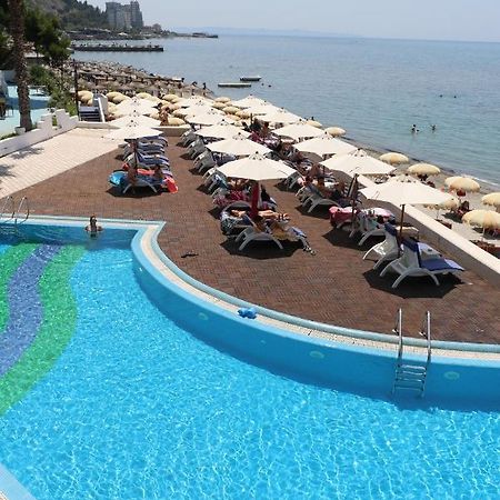 Costa Del Sol Hotel Durrës Exterior foto